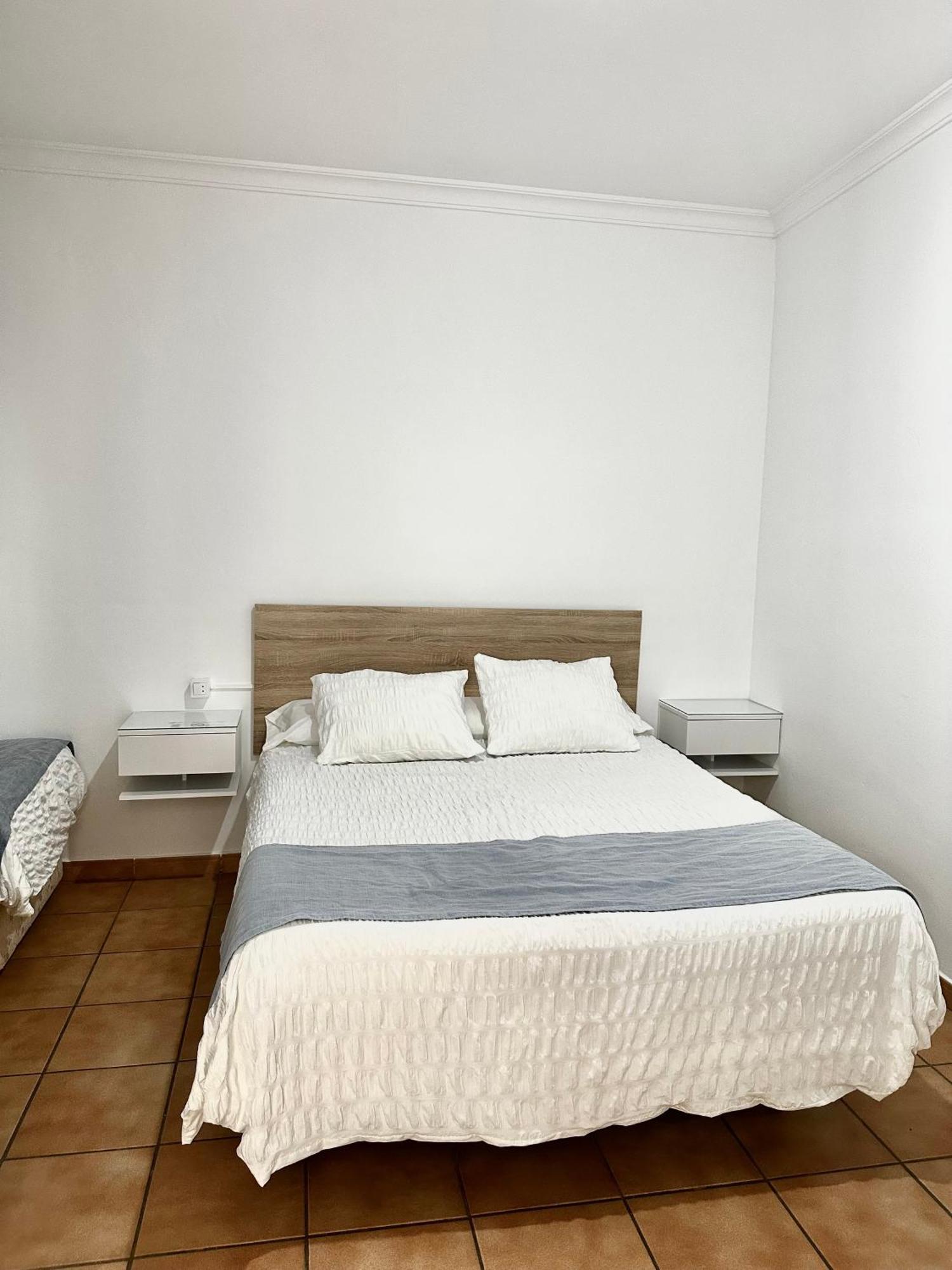 Hostal Mellizo Lebrija Exterior photo