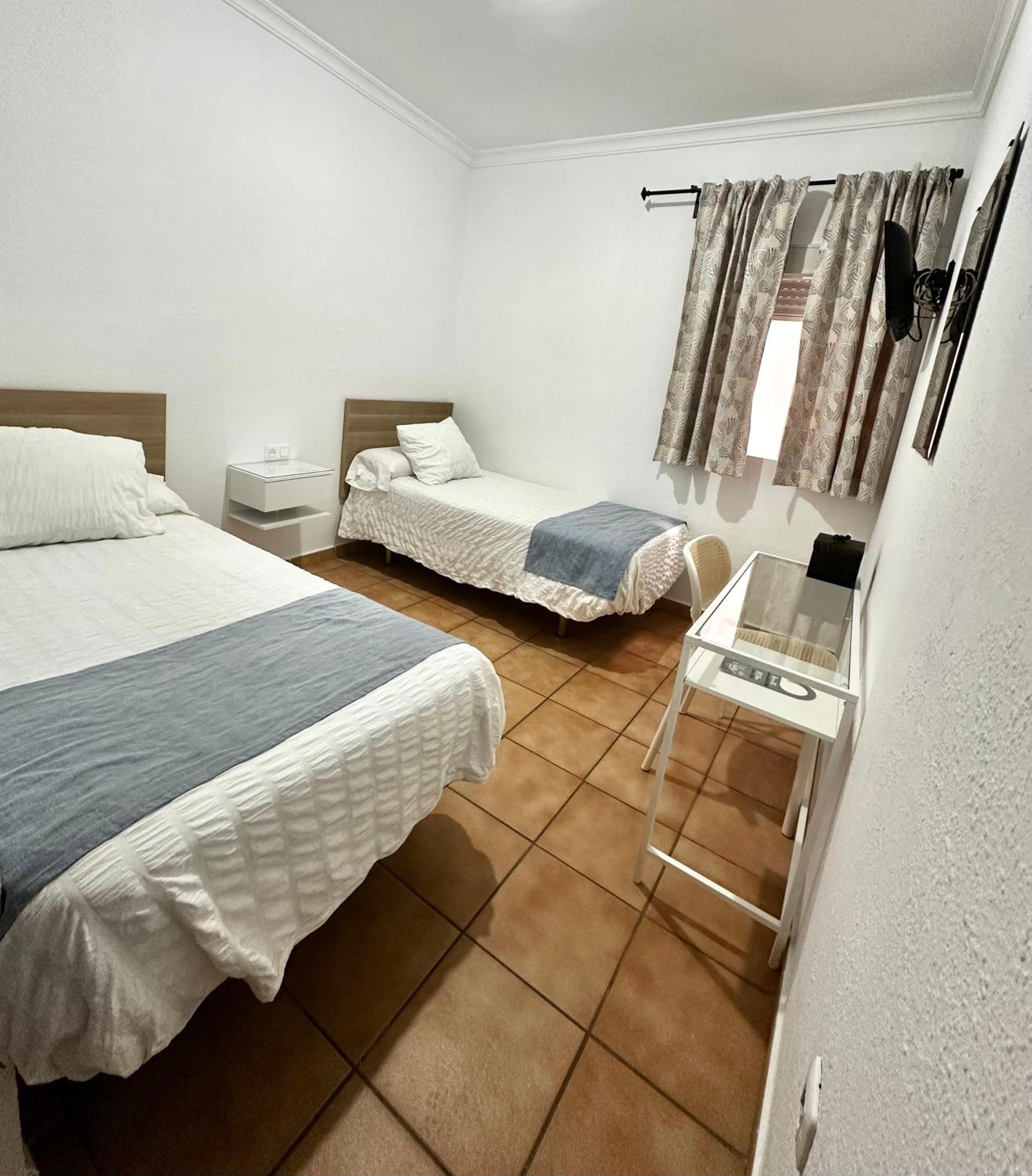 Hostal Mellizo Lebrija Exterior photo